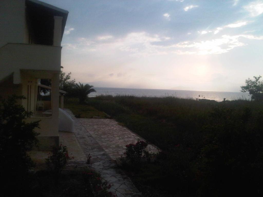 Virginia'S Beachfront Apartments Kávos Dış mekan fotoğraf
