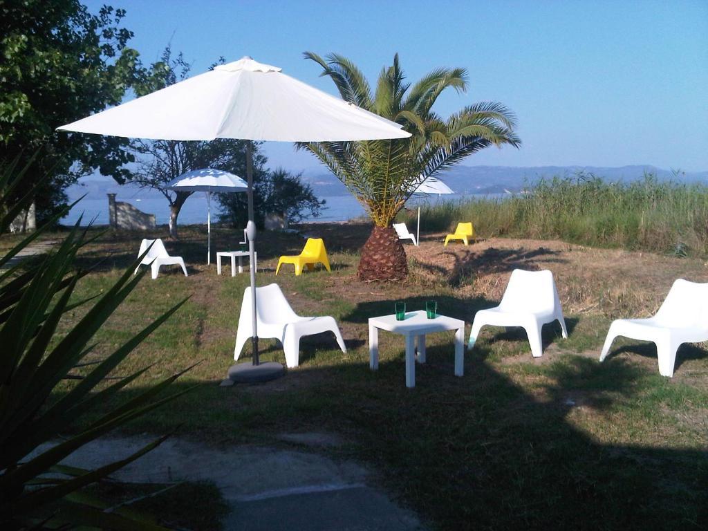 Virginia'S Beachfront Apartments Kávos Dış mekan fotoğraf