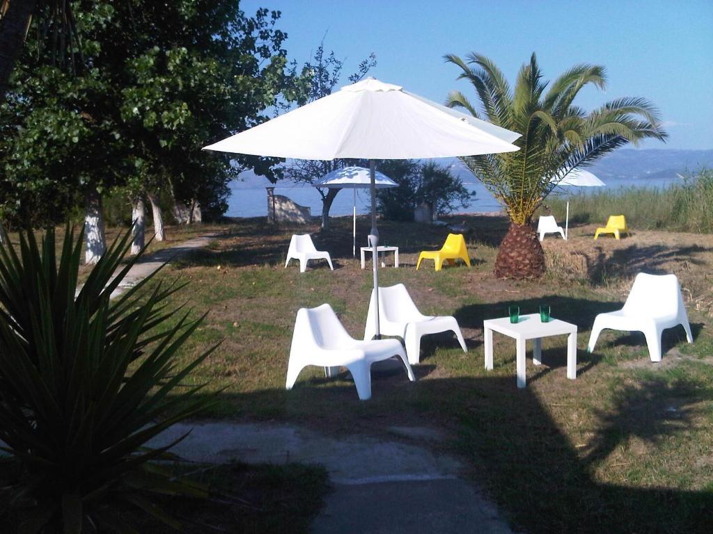 Virginia'S Beachfront Apartments Kávos Dış mekan fotoğraf